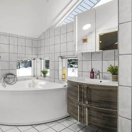 Elvin - 2km From The Sea By Interhome Semesterbostad *